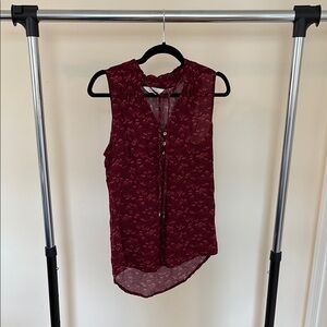 Market & Spruce Wine Red Floral Sleeveless Blouse